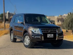 ميتسوبيشي باجيرو 2017 للبيع