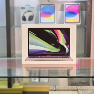 MacBook Pro M1 — 8GB RAM — 512GB SSD