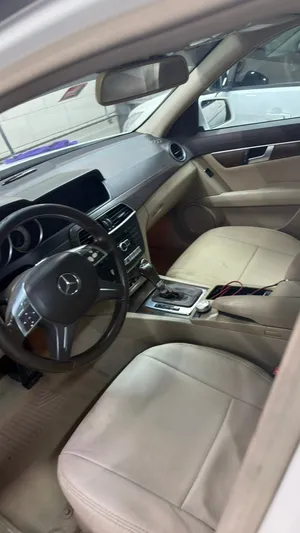 Mercedes benz c200 2013 model gcc