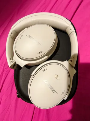 Bose QC45 Noise Cancelling Headphones - White Smoke Edition.