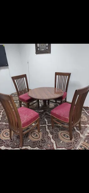 طاولة طعام او دراسة