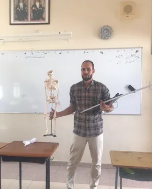 معلم فيزياء وكيمياء وعلوم ( 5-12) حادي عشر وتخصص ثاني عشر متواجد بالسويق