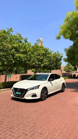 Used Nissan Altima in Al Dakhiliya