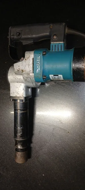 للبيع ماكينة  Makita أصلية – 900W   ماكينة Makita قوية وعملية، هيلتي/جاك همر تكسير (Demolition