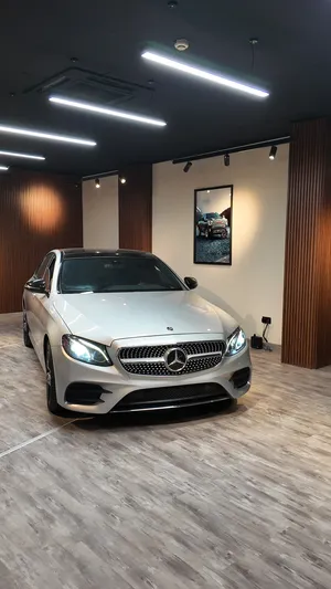 مرسيديس E300 موديل 2019 نظيفة جدا للبيع و جاهزة للاستخدام