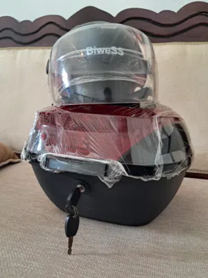 حقيبة توصيل و خوذة حماية