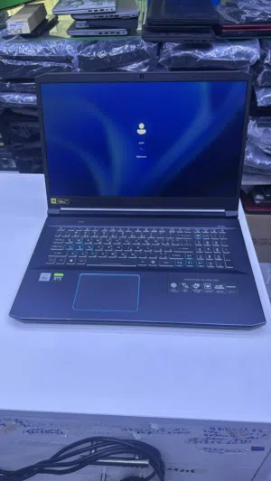 للبيع PREDATOR HELIOS 300بحالة كالجديد