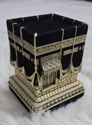 Al Kaaba figure  مجسم الكعبة المشرفة