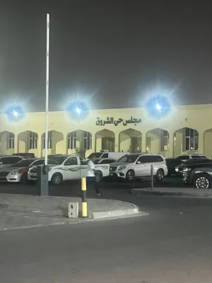 محل شوي لبيع الأسماك الطازجة