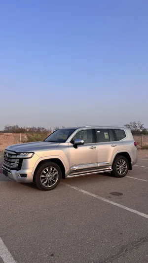 Used Toyota Land Cruiser in Muscat