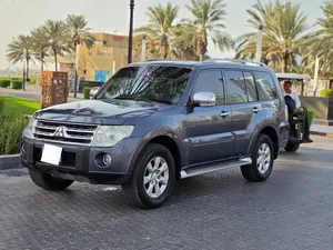 Mitsubishi pajaro 2010 full option