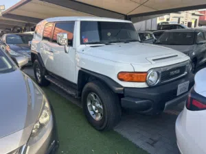 Used Toyota FJ in Sharjah