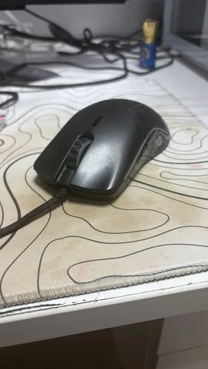 Glorious Model O Gaming Mouse للبيع.
