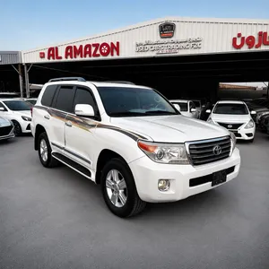 Toyota Land Cruiser GXR V8 2012 5.7L GCC specs with an excellent shape ready and clean to drive