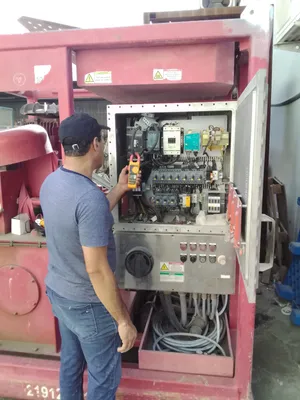 تصلیح و صیانه مجمع کهرباء ومولد کهربادیزل ژنراتور و مکاین ذکیه  مصانع والورشه صناعیه