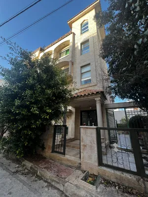 عماره سكنيه للبيع مع قطعه ارض على شارعين - بسعر مميز