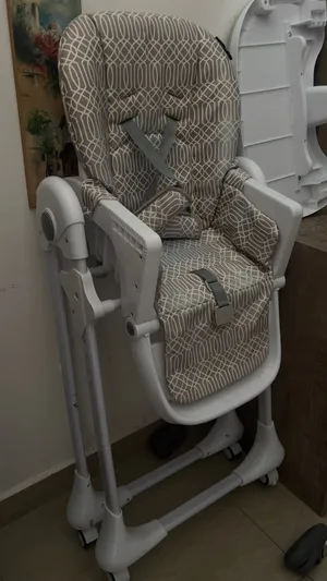 كرسي طعام أطفال