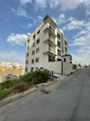 شقق للبيع في ضاحية الرشيد فوق مدارس تقارب مساحات 123-130 لم تسكن معفاه