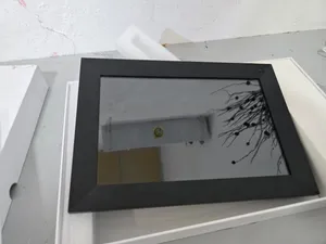 شاشه عرض اعلانات ومشاهده فيديوهات  تعمل بالمس