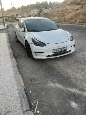 تسلا للبيع