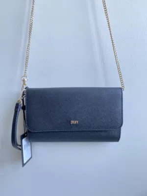 Black DKNY for sale  in Al Dhahirah