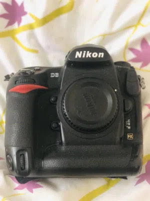 battery and charger and 32 sandisk card all for sale =