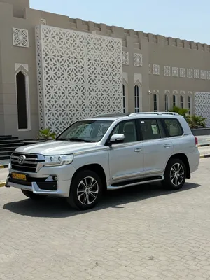 لاندكروزر VXS. 570. 2020 بحاله وكاله صبغ الوكاله للبيع فقط