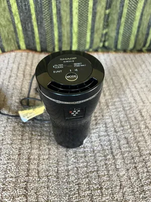 هذا الجهاز هو منقي هواء للسيارة بتقنية البلازما كلاستر من شارب (Sharp Plasmacluster Car Air Purifier