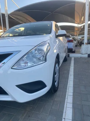 Sedan Nissan in Dubai