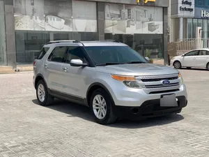 Ford Explorer / 2013 (Silver)