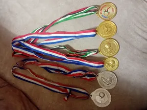 ميداليات للبيع تعال خاص عدد 6
