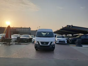 نيسان اورفان ركاب بحالة ممتازة موديل 2022