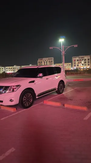 للبيع نيسان باترول  2016 v8 خليجي بلاتينيوم 5 كاميرات وتشغيل عن بعد من داخل جلد زعفراني سياره ابوظبي