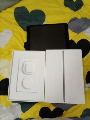 Apple iPad 9th Gen 64GB + Original Box For Parts 10.2 inch
