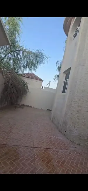 فيلا في مدينة شخبوط
