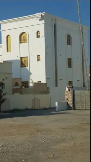 شقة في المعبيلة قريب الممشاء الأخظر