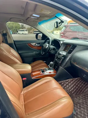 Used Infiniti FX35 in Al Dakhiliya