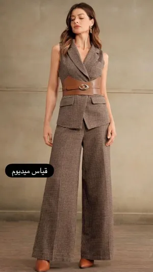 ملابس جديدة وغير مستعملة قابلة للتفاوض بالأسعار
