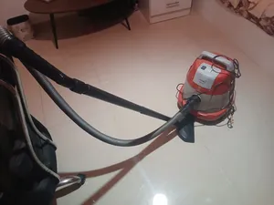 مكنسة كهربائيه بحالة جيدة جدا