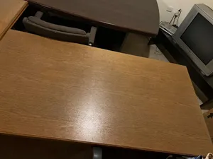 طاولة مكتب