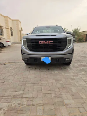 Used GMC Sierra in Al Ain