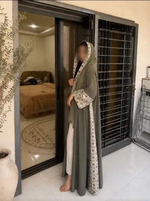 عبايات فخمة