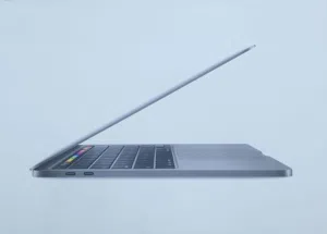 للبيع MacBook Pro 2020/ i5/13 inch/1TB ssd/16ram/ لون رمادي فلكي مع الكرتون