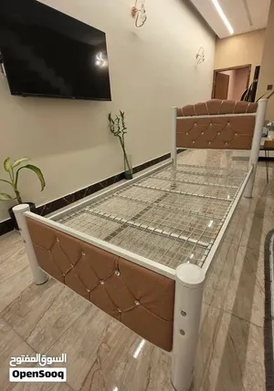 سرير نفر مع دوشك