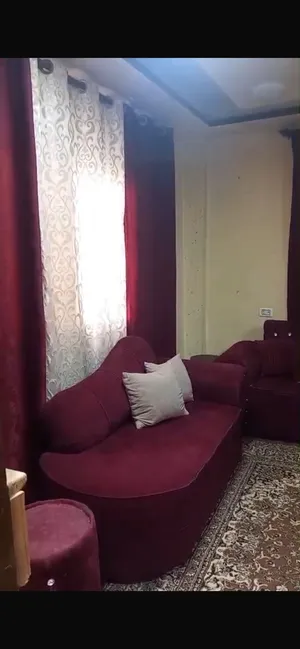 طقم نظيف للبيع مع البرادي