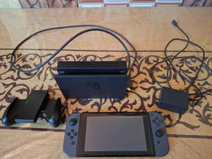 نينتندو سويتش بحالة جيدة قابلة للتهكير(Nintendo switch V1 HAC_001)