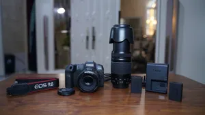 كاميرا Canon R8 للبيع – طقم متكامل وجاهز للتصوير