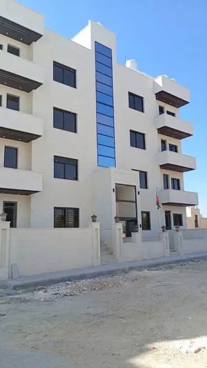 شقة أرضية جديدة للبيع في البنيات  125م + ترس 20م + كراج من المالك مباشر