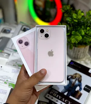 عرض خاص : iPhone 13 512gb هاتف نظيف جدا بحالة الوكالة بدون مشاكل مع ضمان و ملحقات