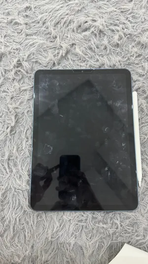 Apple iPad Air 5 64 GB in Al Ahmadi
